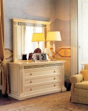 Fashion dresser 7104