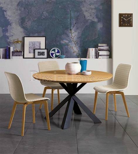 Round dining table OLIVER B MONTANA ROUND